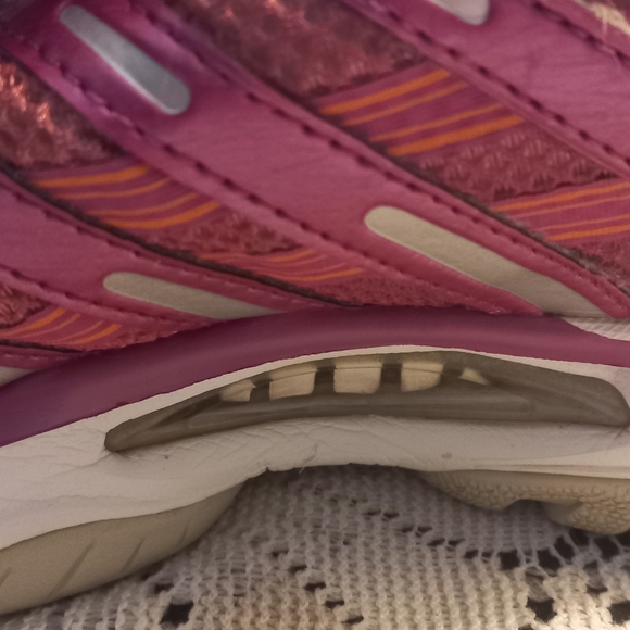 Women's Pink Aero VIBRAM  SIZE 8 M SHOES/SNEAKERS/ RUNNING/WALKING SHOES Nice - Picture 13 of 16